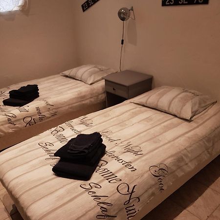Le Gite Des Chambres De La Grange Cherval Bagian luar foto