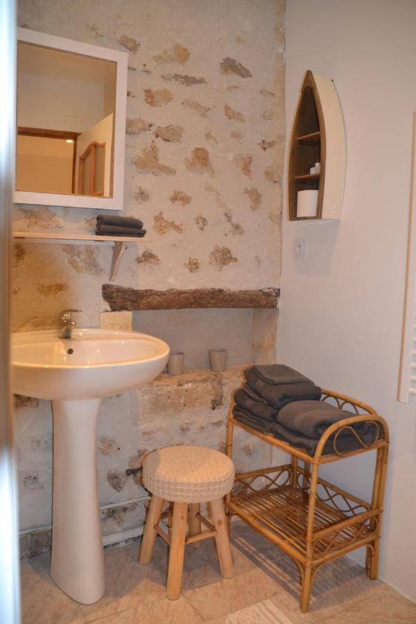 Le Gite Des Chambres De La Grange Cherval Bagian luar foto