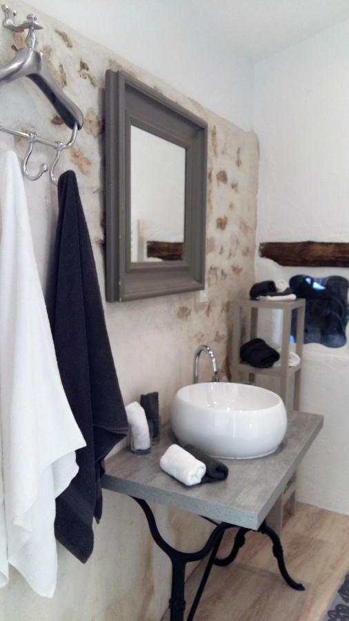 Le Gite Des Chambres De La Grange Cherval Bagian luar foto