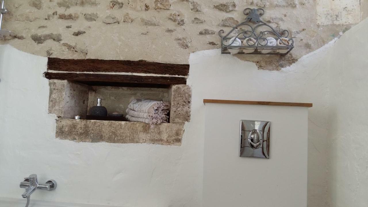 Le Gite Des Chambres De La Grange Cherval Bagian luar foto
