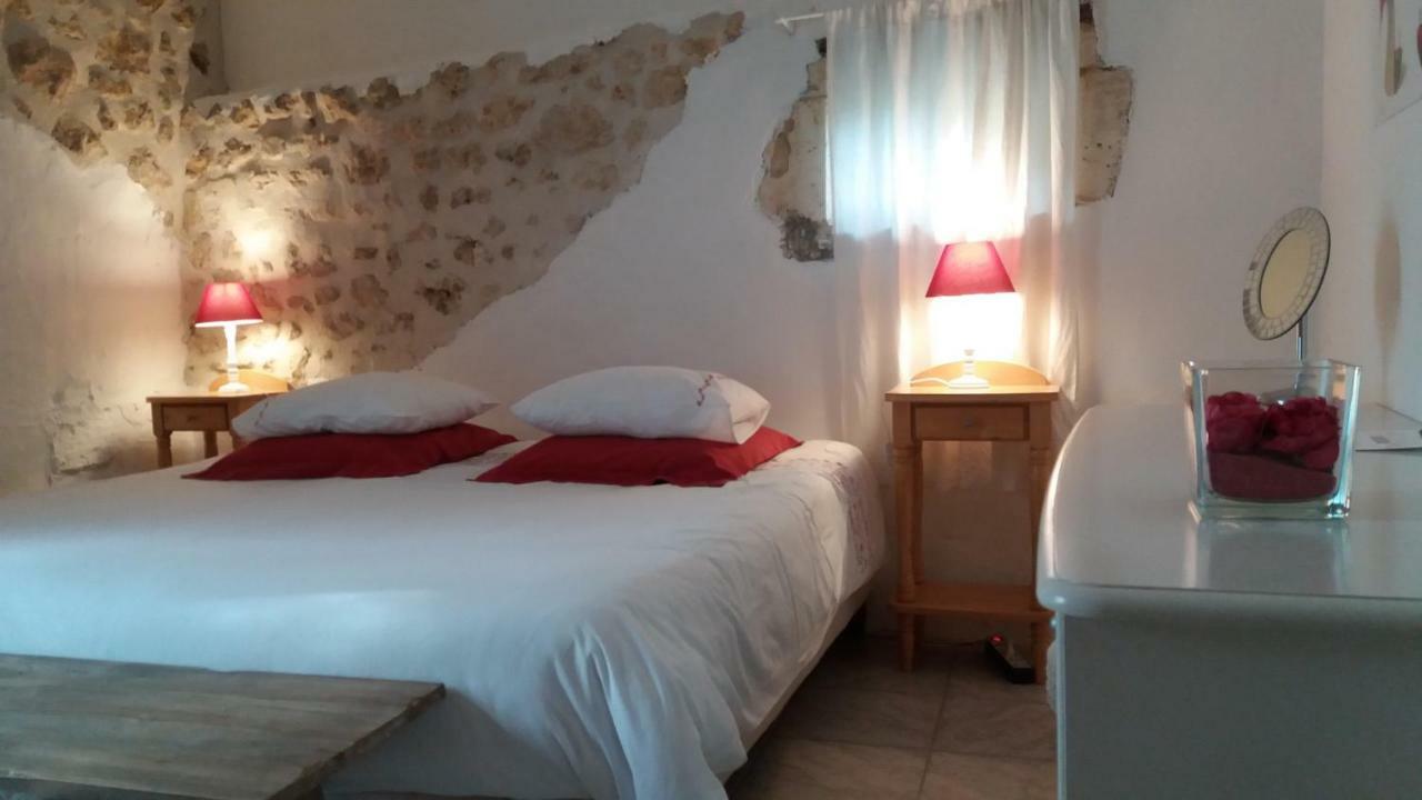 Le Gite Des Chambres De La Grange Cherval Bagian luar foto