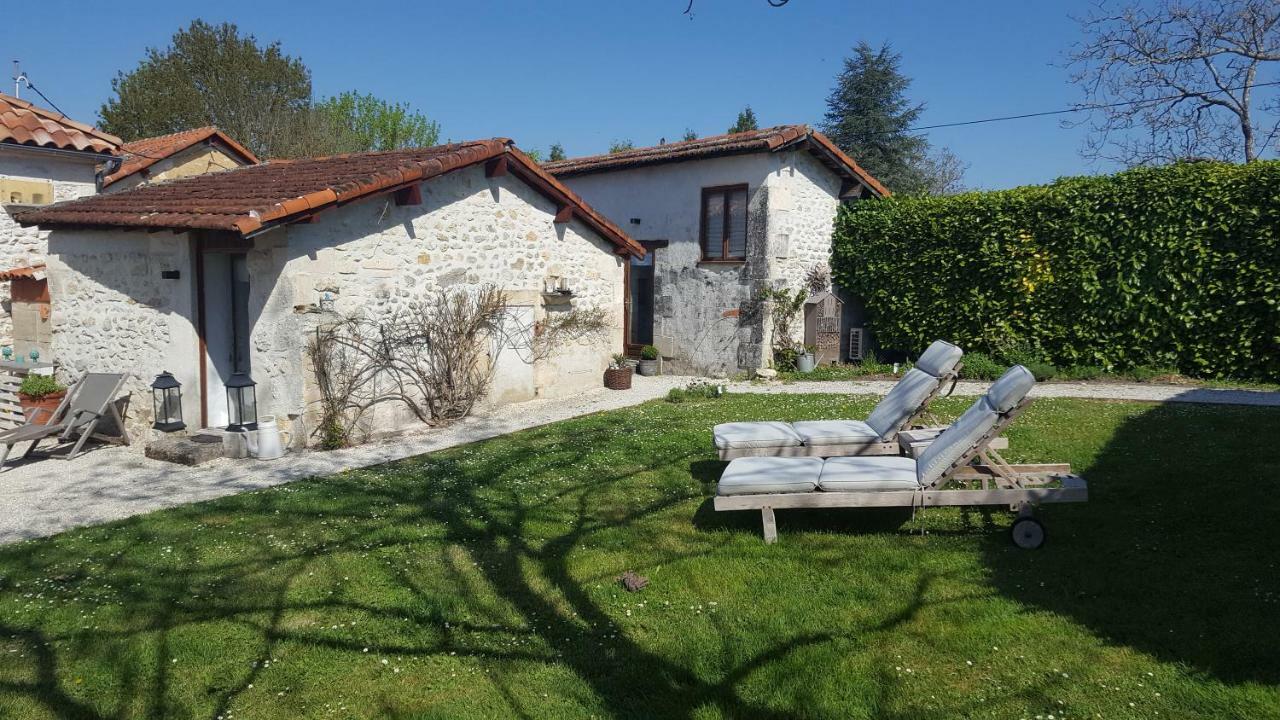 Le Gite Des Chambres De La Grange Cherval Bagian luar foto