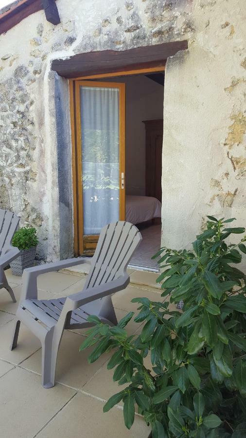 Le Gite Des Chambres De La Grange Cherval Bagian luar foto