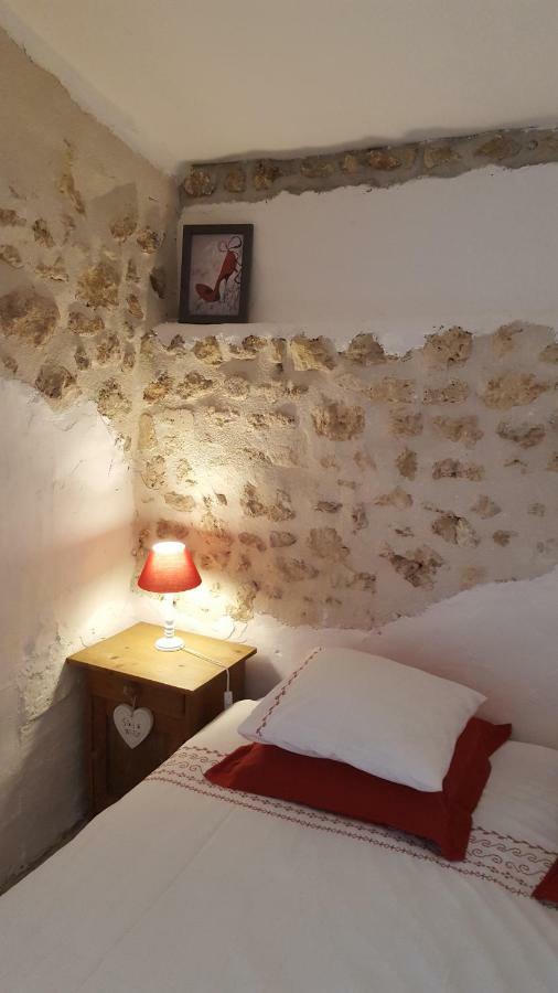 Le Gite Des Chambres De La Grange Cherval Bagian luar foto