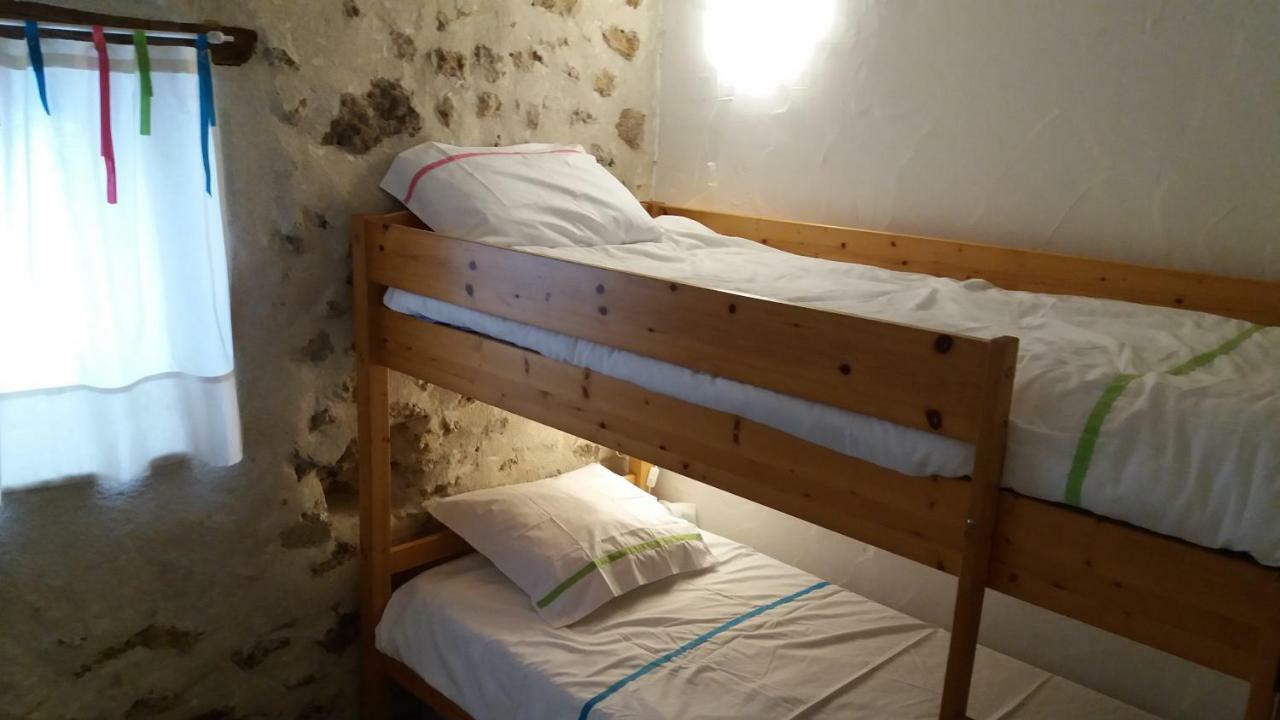 Le Gite Des Chambres De La Grange Cherval Bagian luar foto