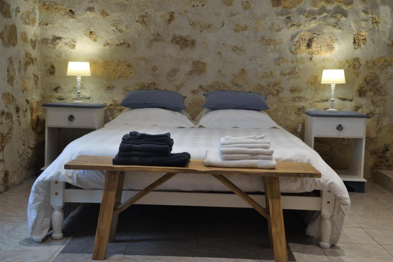 Le Gite Des Chambres De La Grange Cherval Bagian luar foto