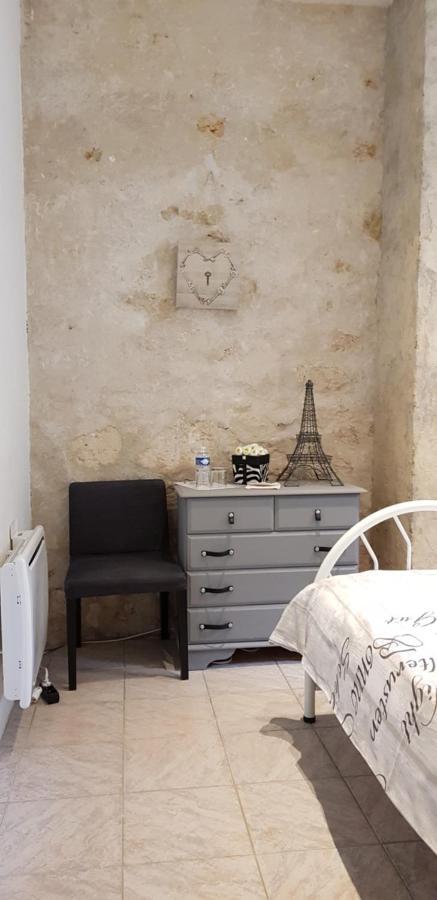 Le Gite Des Chambres De La Grange Cherval Bagian luar foto